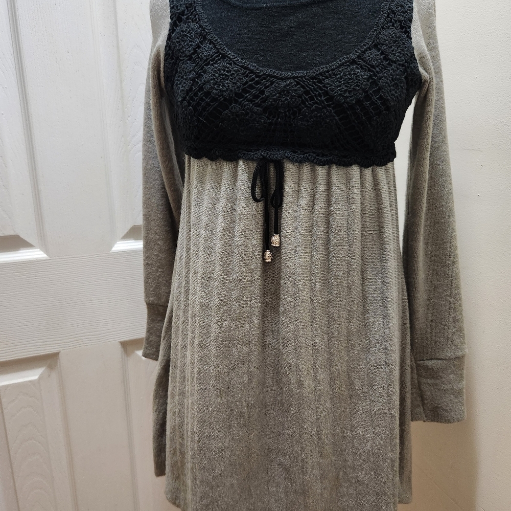Long sleeve grey & black with embroidery tunic sweater dress - size small